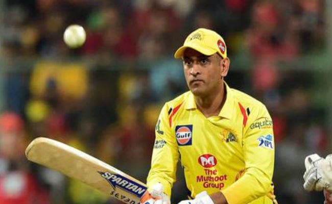 IPL 2018: पीली जर्सी में ‘सुपर किंग’ बने धौनी, बरसा रहे रिकॉर्ड IPL 2018: पीली जर्सी में ‘सुपर किंग’ बने धौनी, बरसा रहे रिकॉर्ड