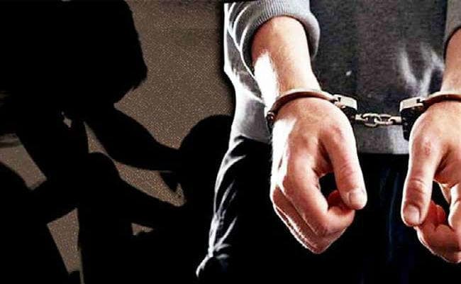 चाईबासा : रेल पुलिसकर्मी की पत्नी से गैंगरेप में 1 गिरफ्तार, हाजत में फांसी लगाने का प्रयास