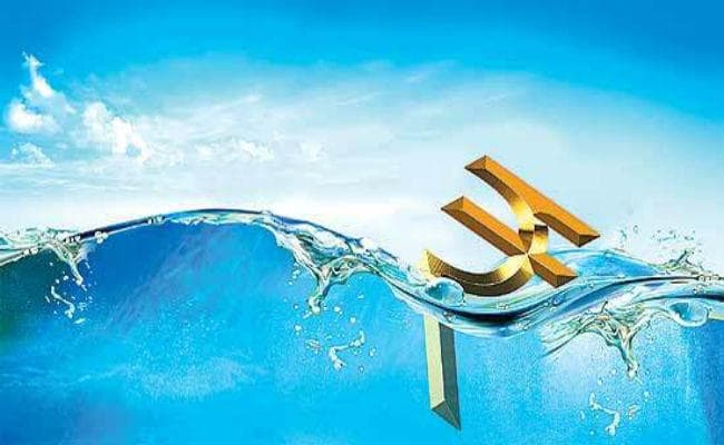 सावधान! रुपये की कमजोरी से बढ़ सकती है महंगाई, बढ़ रहा कच्चे तेल का दाम