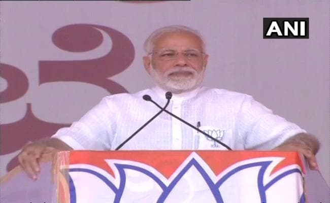 कर्नाटक के रण में नरेंद्र मोदी ने राहुल गांधी को बताया ‘बाल्टी वाला दबंग”