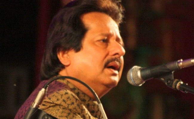 बर्थडे : पहले स्टेज परफॉरमेंस के लिए मिले थे 51 रुपये, एयरहोस्टेस संग की है शादी