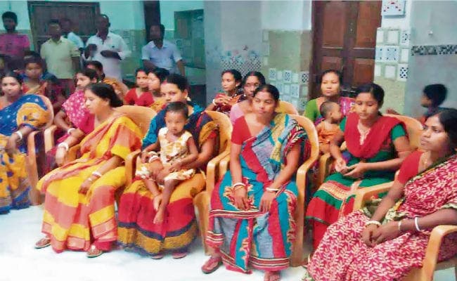 पंचायत चुनाव : जान बचा बंगाल से साहेबगंज पहुंचे कई BJP नेता, कहा, TMC में शामिल होने की मिल रही धमकी