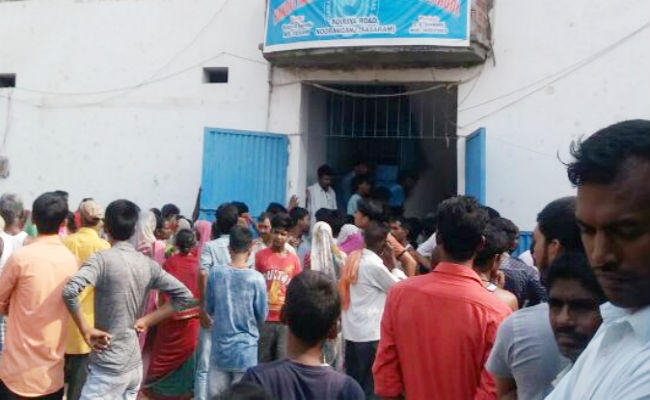 रोहतास : जवाहर लाल नेहरू आवासीय विद्यालय में संदिग्ध अवस्था में छात्र की मौत
