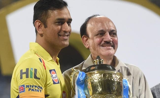 चेन्नई सुपरकिंग्स के कप्तान धौनी IPL जीतने के बाद बोले : उम्र नहीं फिटनेस मायने रखती है
