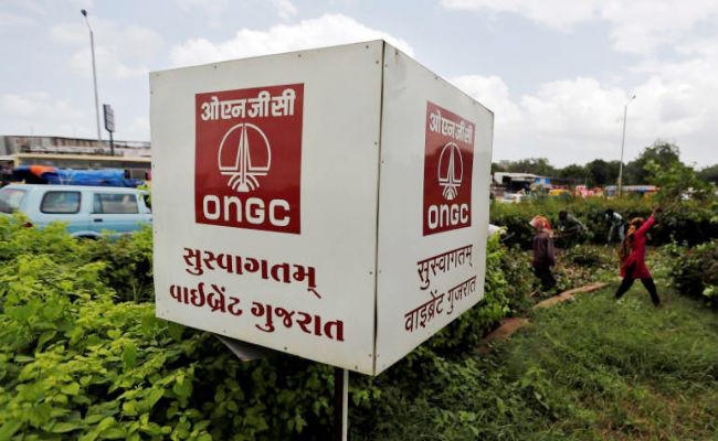 ONGC लगातार दूसरे साल सबसे ज्यादा कमार्इ करने वाली बनी सरकारी कंपनी, उठ रहे सवाल ONGC लगातार दूसरे साल सबसे ज्यादा कमार्इ करने वाली बनी सरकारी कंपनी, उठ रहे सवाल