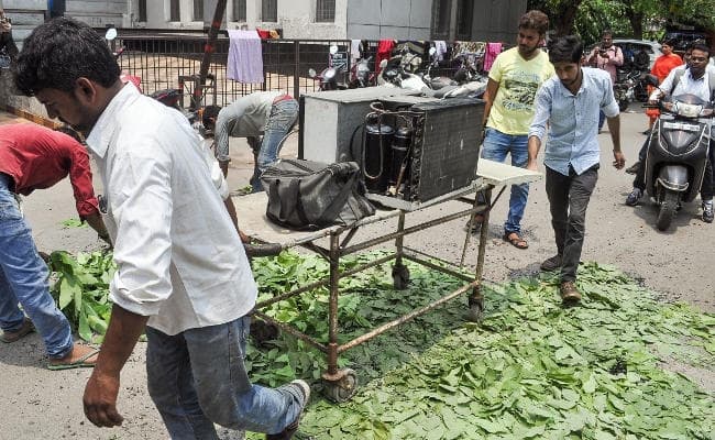 अब कानपुर में 5 बुजुर्गों की मौत, आइसीयू में खराब थे एसी अब कानपुर में 5 बुजुर्गों की मौत, आइसीयू में खराब थे एसी