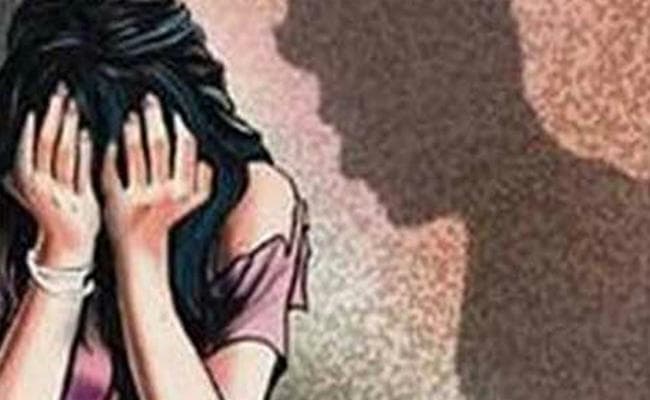 किसान की पत्नी से सेक्स की मांग करने का आरोपी बैंक मैनेजर गिरफ्तार