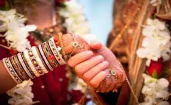 एनआरआइ से शादी करने वाली महिलाओं के लिए तीन कानूनों में बदलाव, जानें
