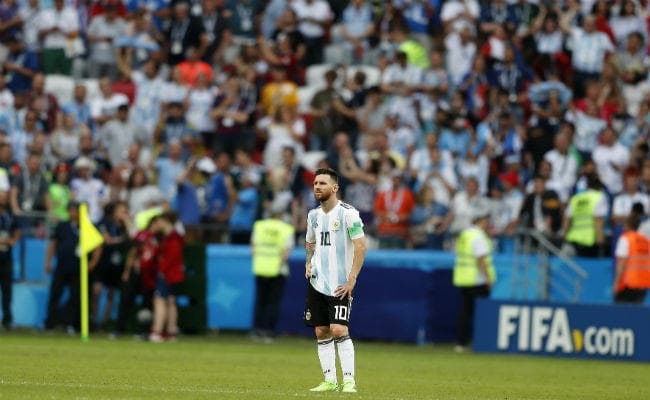 FIFA WC : मेस्सी और रोनाल्डो का बाहर होना नये सितारों के उभरने का संकेत FIFA WC : मेस्सी और रोनाल्डो का बाहर होना नये सितारों के उभरने का संकेत