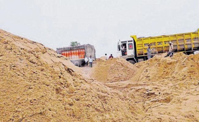विभाग का दावा, बालू का है पर्याप्त स्टॉक, जरूरत के अनुसार मिलेगा
