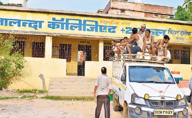 बिहारशरीफ के कॉलेजिएट स्कूल की घटना, मैट्रिक परीक्षा-2016 की 75 हजार कॉपियां गायब