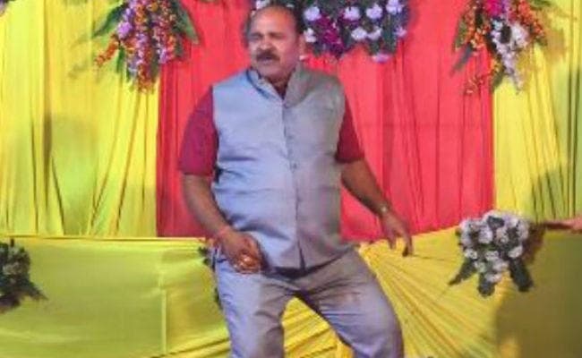 VIDEO: डांसिंग अंकल का एक्टिंग में डेब्यू