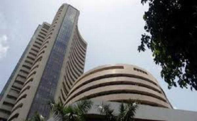शुरुआती कारोबार में सेंसेक्स नयी ऊंचाई पर, निफ्टी 11,400 अंक के पार