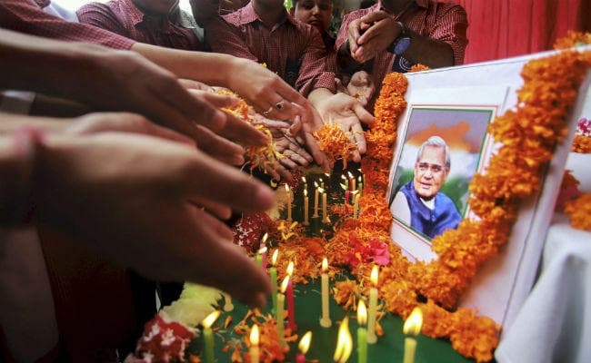 अमेरिका में भारतवंशियों ने पूर्व प्रधानमंत्री अटल बिहारी वाजपेयी को दी श्रद्धांजलि