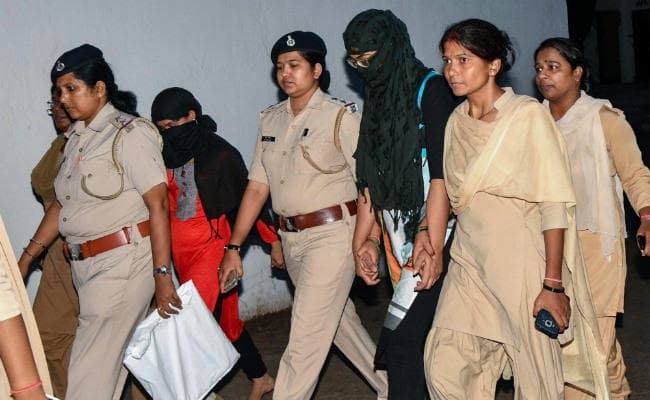 मनीषा दयाल, पति और बेटे का बैंक एकाउंट खंगाल रही पुलिस