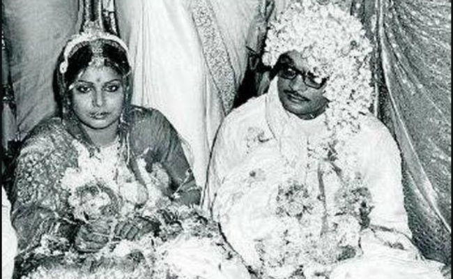 B”Day: बेटी के जन्म के 1 साल बाद ही पत्नी से अलग हो गये थे गुलजार