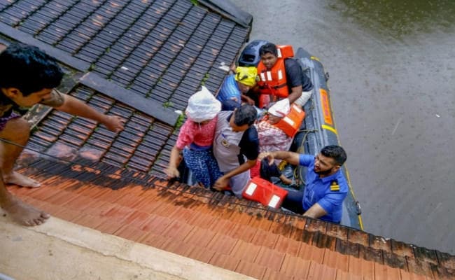 केरल में अगले पांच दिन बारिश में आएगी कमी, सात लाख लोग हैं विस्थापित, ट्रेनों में बढ़ी भीड़