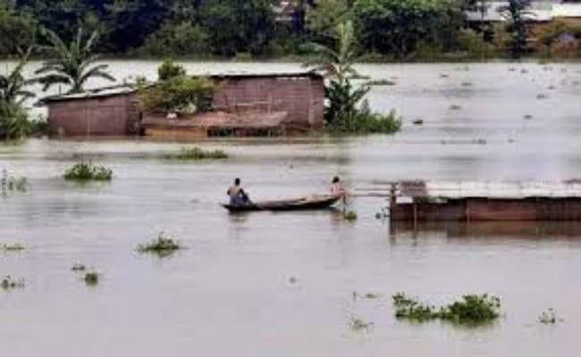 केरल में बाढ़ का कहर, केंद्रीय राहत राशि बढ़ाकर दो हजार करोड़ रुपये की जाये