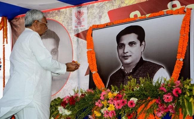 नीतीश सहित अन्य ने बीपी मंडल की 100वीं जयंती पर उन्हें श्रद्धांजलि अर्पित की