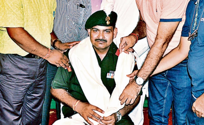 कारगिल युद्ध के महानायक परमवीर मेजर योगेंद्र सिंह ने बोकारो में कहा, दिल में रखें देश को, आज आयेंगे रांची, करें स्वागत