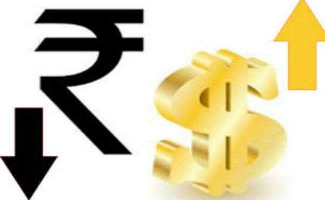 रुपये में लगातार हो रही गिरावट, सही सेक्टर में करें निवेश
