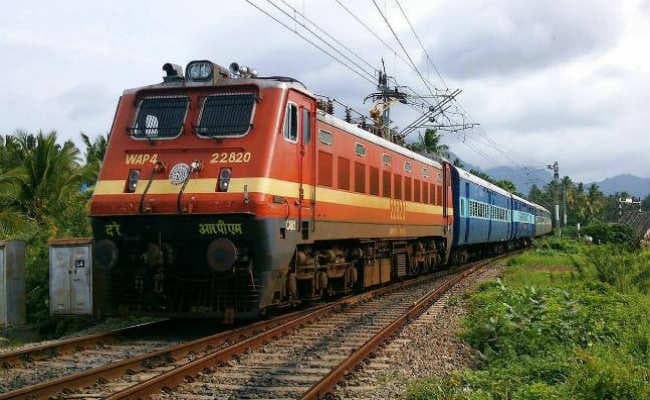 टिकट की कालाबाजारी में चिरकुंडा से दो गिरफ्तार