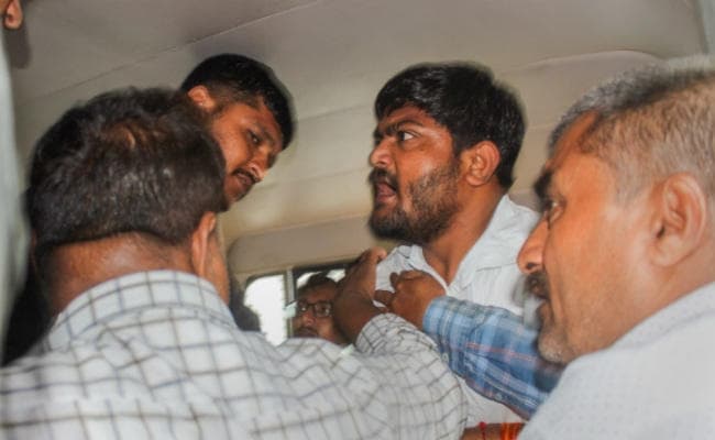 परीक्षा में हार्दिक पटेल से संबंधित सवाल पूछा गया, लालू यादव भी थे विकल्प में