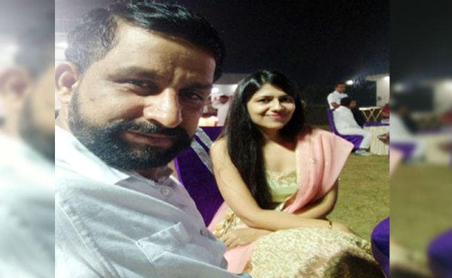 स्वाति मालीवाल के पति ने कहा ‘भाजपा का कोई नेता दस लोगों से कुकर्म करवाए, 20 लाख देंगे