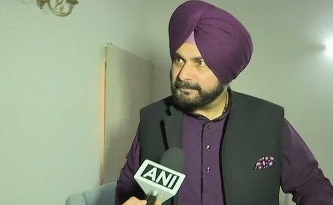 पाक सेना प्रमुख को गले लगाना पर बोले सिद्धू – यह केवल ‘झप्पी” थी, राफेल सौदा नहीं