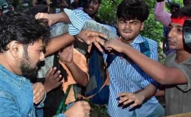 पश्चिम बंगाल में संस्कृत कॉलेज के विद्यार्थी पर हमले के आरोप में 10 गिरफ्तार