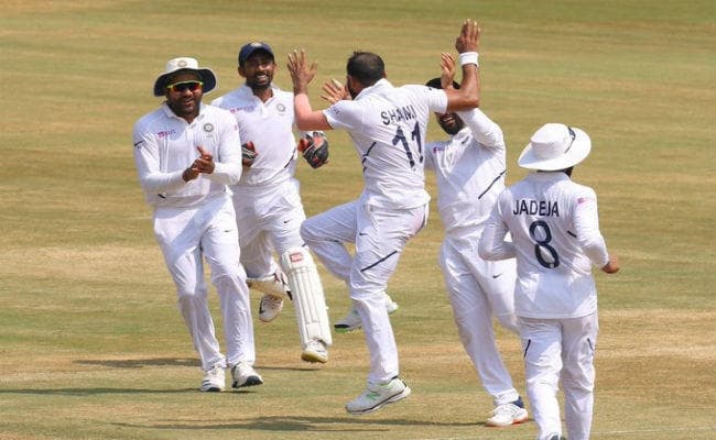 #INDvsSA विशाखापत्तनम टेस्ट: भारत ने दक्षिण अफ्रीका को 203 रनों से रौंदा, शमी ने झटके पांच विकेट