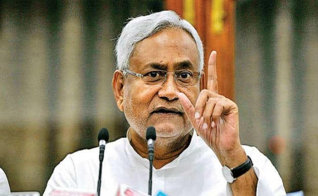 बाढ़पीड़ितों को शीघ्र दें जीआर राशि व अन्य सुविधाएं : नीतीश कुमार