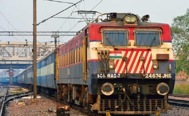 बड़ी राहत: पुनपुन नदी का जलस्तर घटा, गया-पटना रूट पर ट्रेनों का परिचालन शुरू