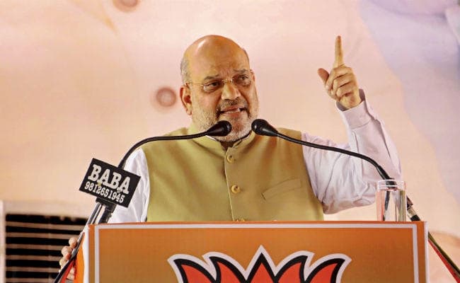 ”शस्त्र पूजा” को खड़गे ने बताया तमाशा, अमित शाह ने कहा- उन्हें इटली की…
