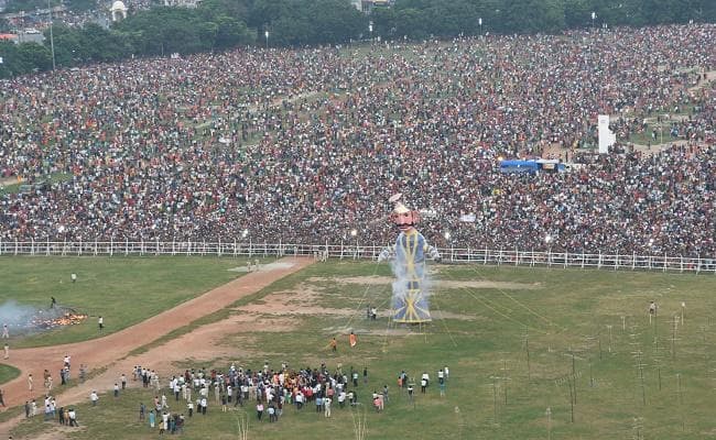 दशहरा समारोह में भाजपा नेताओं की अनुपस्थिति पर बिहार में राजनीतिक बयानबाजी शुरू