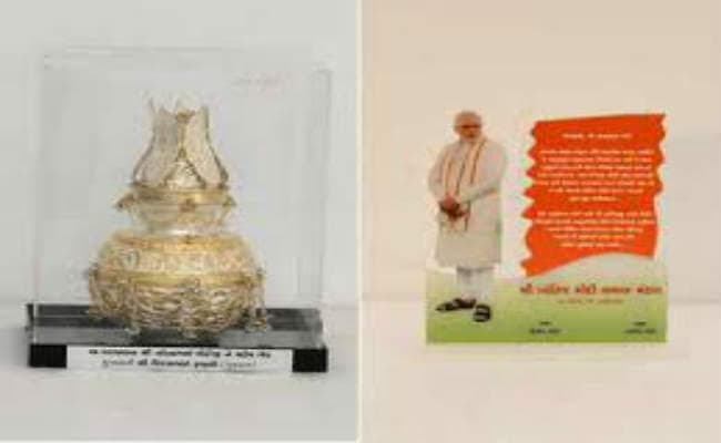 प्रधानमंत्री को मिले उपहारों की ई-नीलामी समाप्त, मोदी की गांधी के साथ वाले चित्र की सबसे ऊंची बोली