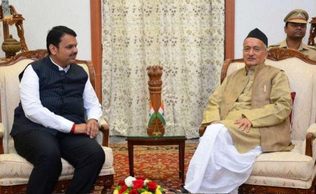 महाराष्ट्र में सीएम को लेकर किचकिच: भाजपा-शिवसेना के नेता अलग-अलग पहुंचे राजभवन, राज्यपाल से की मुलाकात