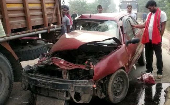 Bihar : छठ मनाने गांव जा रहे थे दो युवक, औरंगाबाद में भीषण सड़क हादसे में हो गयी मौत
