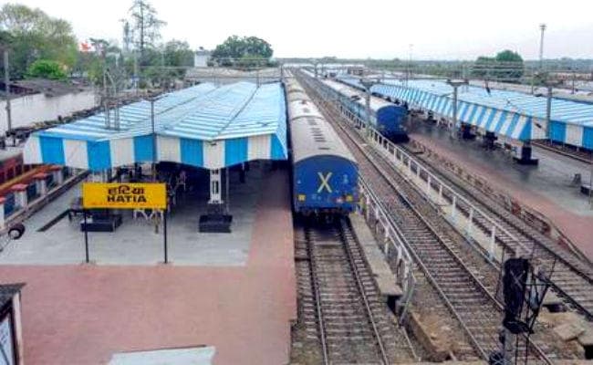 हावड़ा से रांची आने के क्रम में शख्स ने महिला के साथ की गलत हरकत, हटिया स्टेशन पर गिरफ्तार