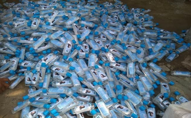 साहिबगंज : नकली मैरिको जैस्मीन और डाबर आंवला तेल के 3300 बोतल बरामद