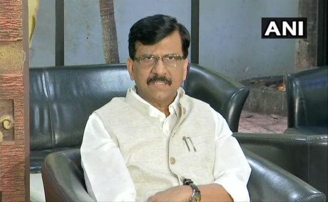 महाराष्ट्र: शिवसेना को कांग्रेस से परहेज नहीं ? मिलिंद देवड़ा के ट्वीट से मची खलबली