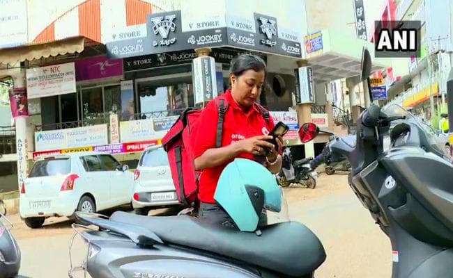 मंगलुरु: फूड डिलीवरी कंपनी में काम करने वाली ये युवती लड़ेगी सिटी कॉर्पोरेशन का चुनाव