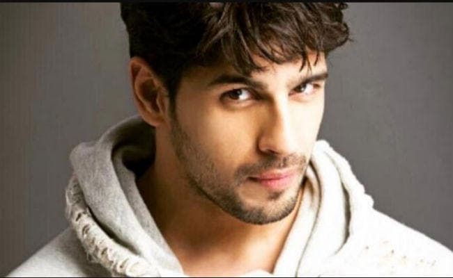 अच्छा प्रदर्शन नहीं करने वाली फिल्में आपको अधिक सिखाती हैं: सिद्धार्थ मल्होत्रा