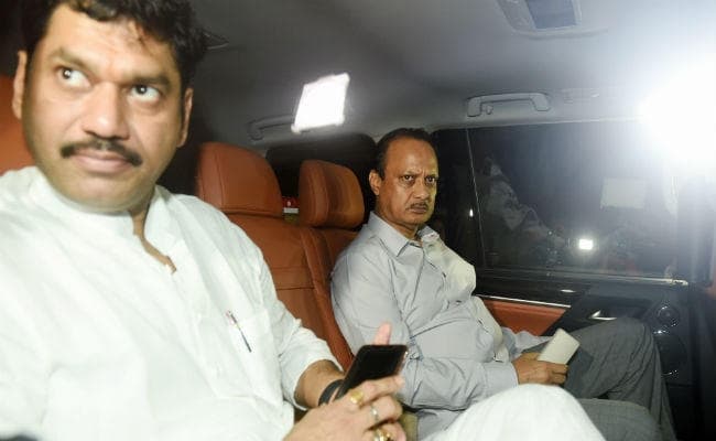 सत्ता का संघर्षः महाराष्ट्र में भाजपा खेल रही बड़ा दांव!, शिवसेना को झटका, एनसीपी को न्योता, आज क्या होगा?