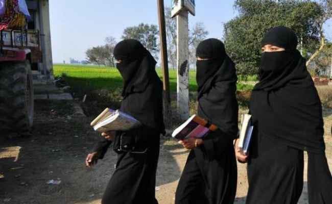 विज्ञान में पीएचडी करने वाली लड़कियों में चार गुना इजाफा, मुस्लिम छात्राओं का भी बढ़ा दखल विज्ञान में पीएचडी करने वाली लड़कियों में चार गुना इजाफा, मुस्लिम छात्राओं का भी बढ़ा दखल