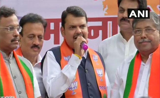 #BJPNCP : देवेंद्र फडणवीस ने कहा, हम स्थिर सरकार देंगें, मोदी है तो मुमकिन है…