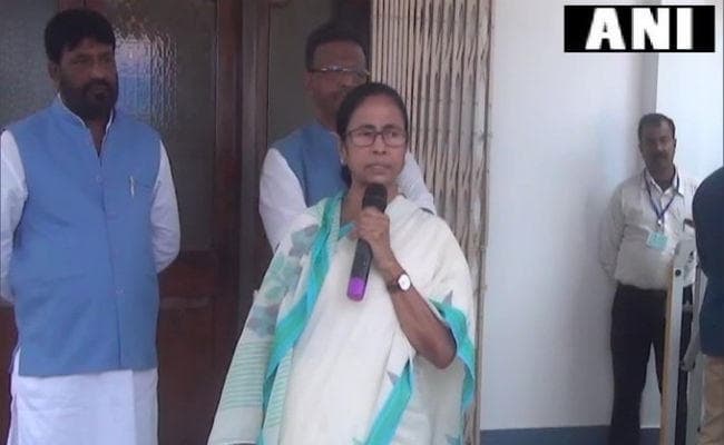 बंगाल उपचुनाव : तृणमूल ने लगायी जीत की हैट्रिक, ममता ने कहा, एनआरसी के खिलाफ जनादेश