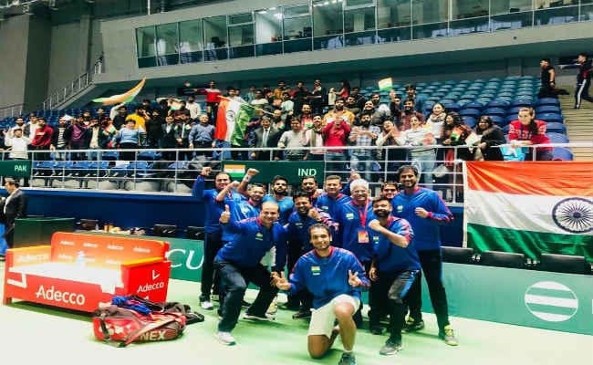 लिएंडर पेस ने अपना डेविस कप रिकार्ड बेहतर किया, भारत ने पाकिस्तान पर अजेय बढ़त बनायी