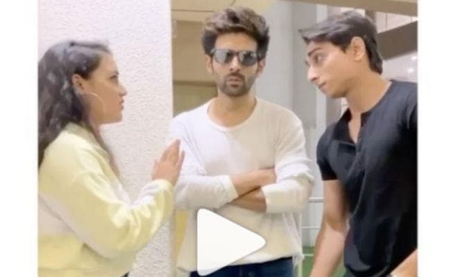 लड़की को घूर रहे थे कार्तिक आर्यन, आया गुस्सा और फिर… VIDEO