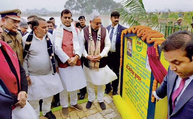 बेमौसम बारिश से नष्ट फसलों की मिलेगी क्षतिपूर्ति : नीतीश